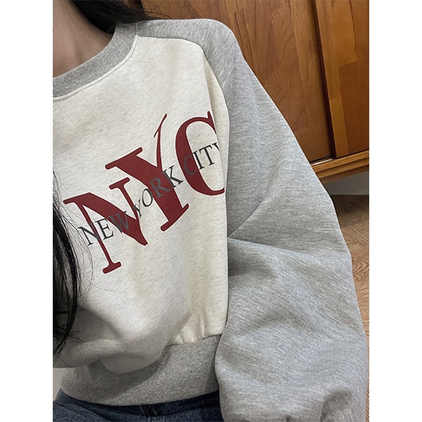 [기모] 뉴욕시티 로고 프린팅 배색 레글런 세미크롭 라운드 티셔츠
